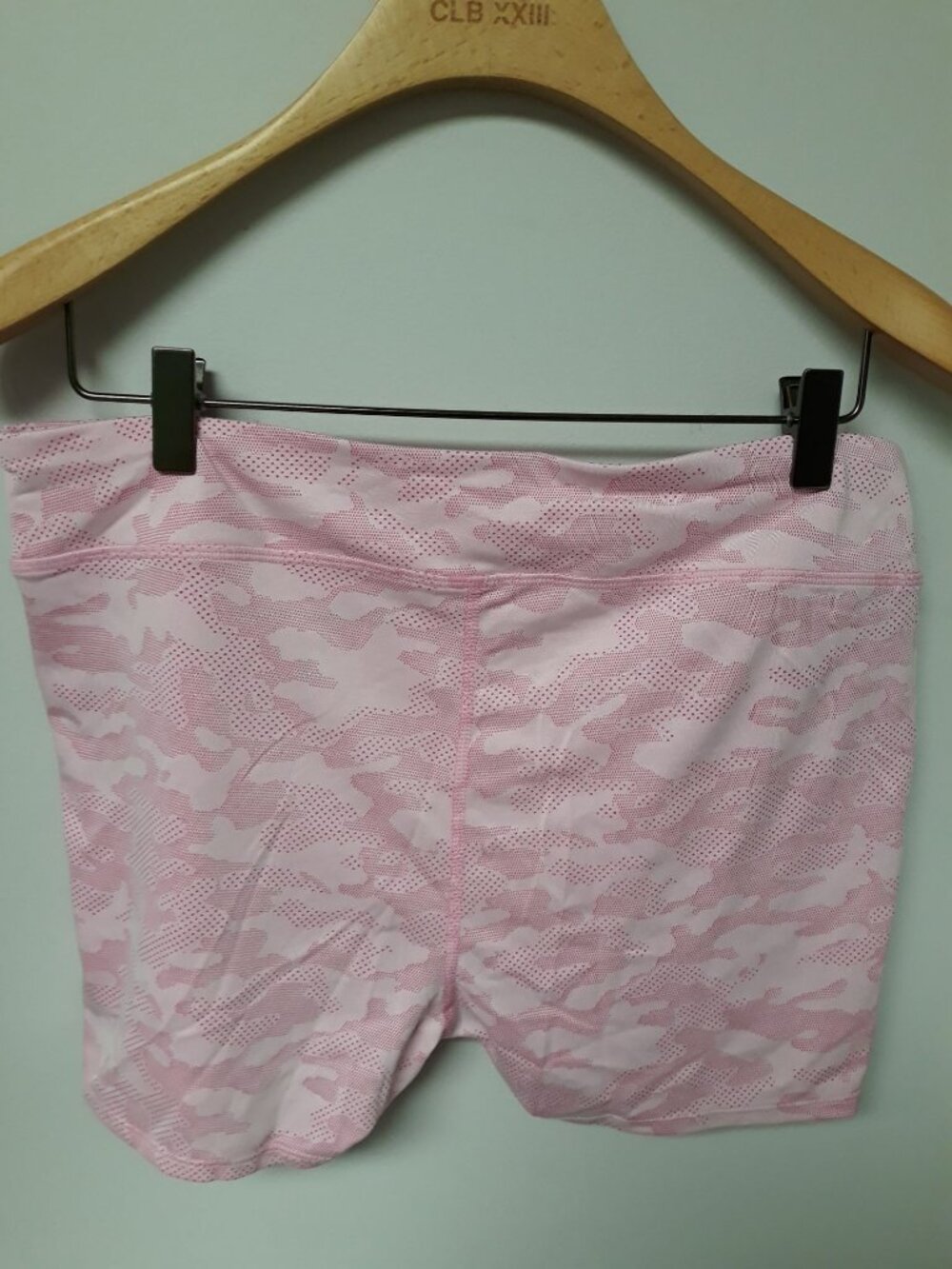 Taylor Jordan Women's Golf Shorts Pink Size L NEW WITHOUT TAGS!